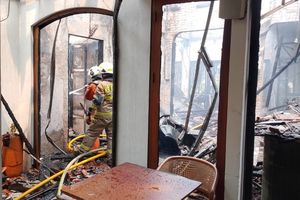 Restoran Pizza di Melawai Jaksel Terbakar, Api Muncul dari Cerobong Exhaust Fan