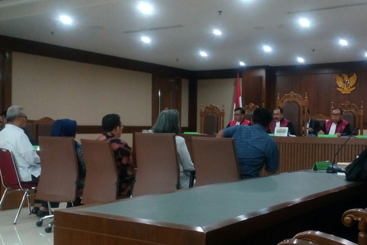 Lima orang saksi memberikan keterangan di sidang kedua kasus dugaan korupsi refungsionalisasi kali di Jakarta Barat di Pengadilan Tipikor Jakarta Pusat, Rabu (9/8/2017).