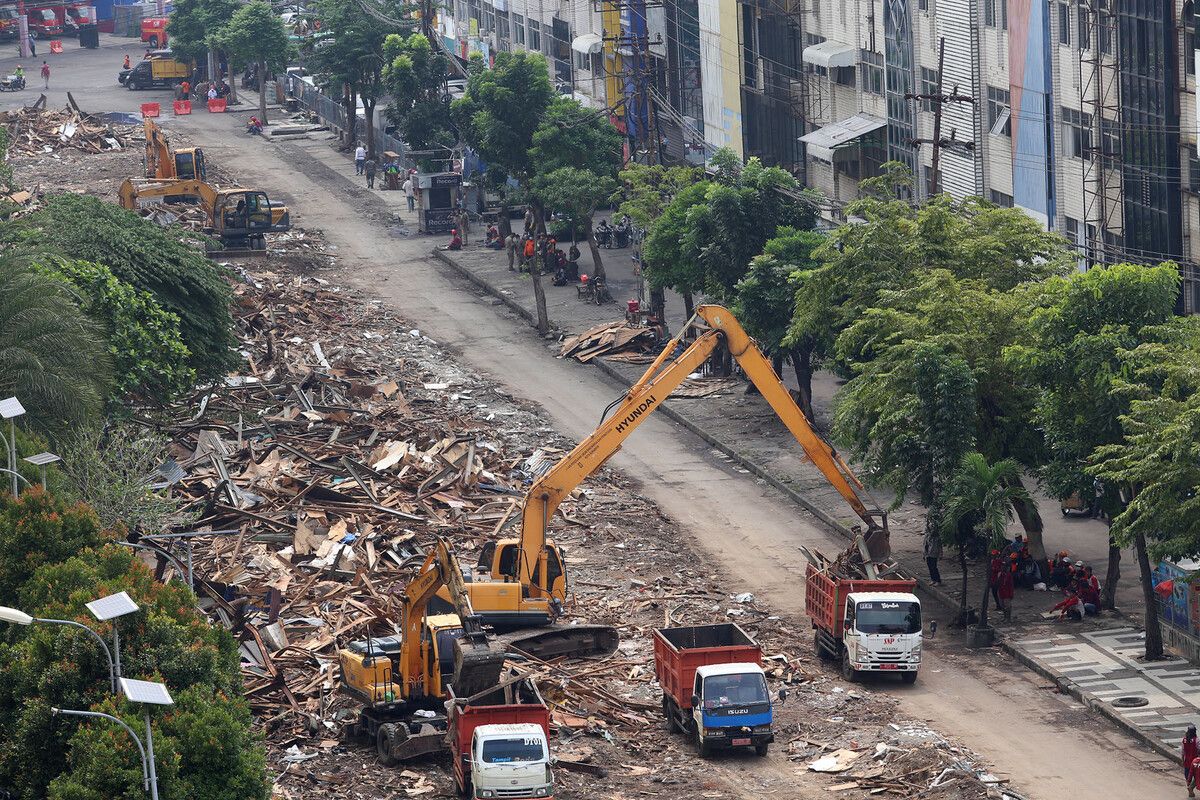 Pembongkaran Tempat Penampungan Sementara (TPS) Pasar Turi, Surabaya, Jawa Timur, tuntas dilakukan, Rabu (23/3/2022).