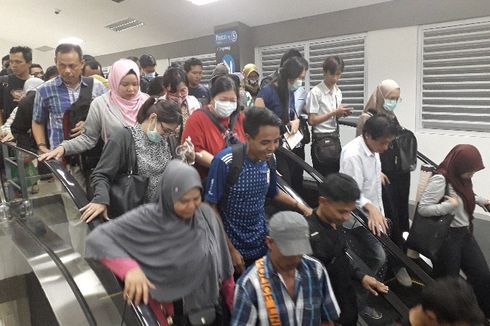 Solusi PT KCI Urai Penumpukan Penumpang di Stasiun Duri