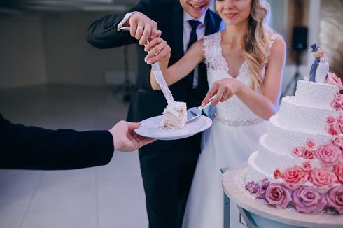 5 Inspirasi Desain Kue Pernikahan yang Sederhana dan Elegan, Siap Mempercantik Hari Spesialmu