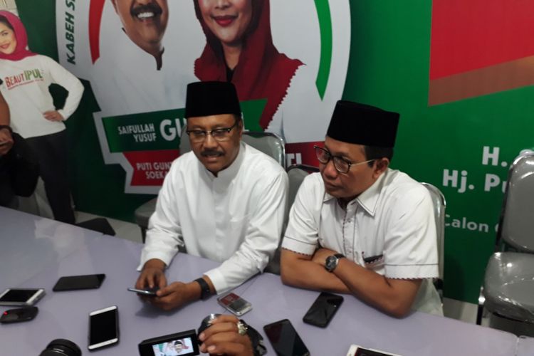 Calon Gubernur Jawa Timur, Saifullah Yusuf (kiri).