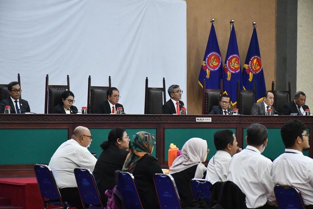 Komisi Pengawas Persaingan Usaha (KPPU) menggelar sidang lanjutan pemeriksaan perkara dugaan penetapan suku bunga pinjaman daring.