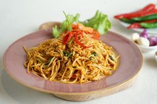 Resep Mi Tek-tek Goreng, Ide Menu Makan Siang yang Praktis 