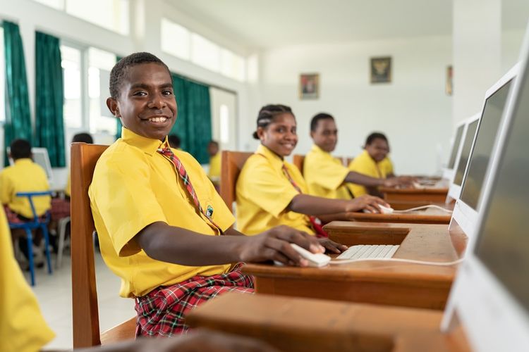 Siswa Sekolah Asrama Taruna Papua mendapatkan pendidikan yang berkualitas melalui kurikulum berbasis teknologi dan lingkungan
