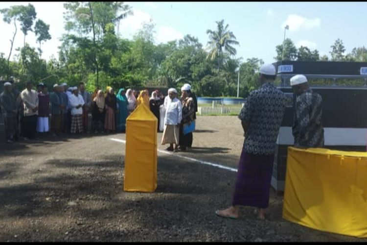 Manasik haji di Jember yang dilakukan untuk persiapan keberangkatan haji sebelum wabah Covid 19 merebak