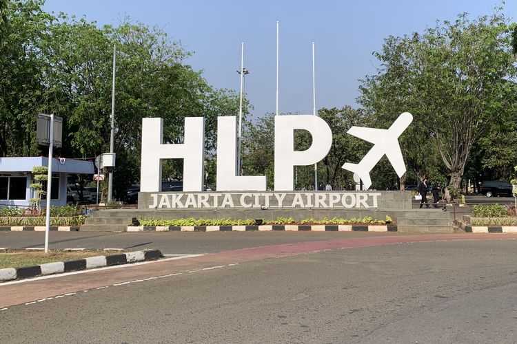 Bandara Halim Perdanakusuma Ditutup Hari Ini sampai 18.00 WIB akibat Erupsi Anak Krakatau