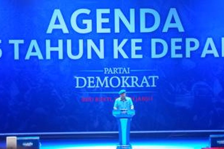 Ketua Umum Partai Demokrat Susilo Bambang Yudhoyono berorasi dalam kampanye rapat umum di JIEXPo Kemayoran, Jakarta, Kamis (3/4/2014).