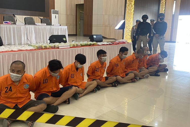 Delapan orang jaringan Fredy Pratama yang kembali diungkap Polda Lampung, Rabu (31/1/2024).