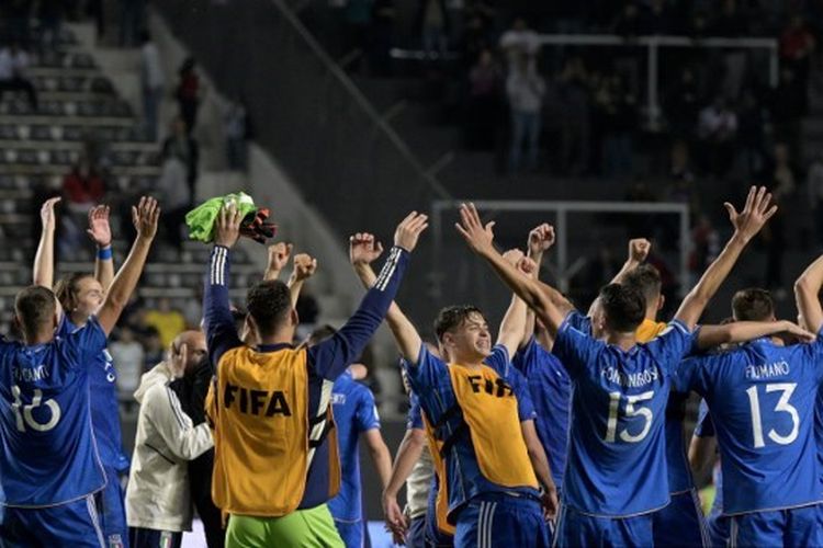 Skuad timnas U20 Italia merayakan kemenangan pada semifinal Piala Dunia U20 2023 kontra Korea Selatan di Stadion La Plata, Argentina, Jumat (9/6/2023) dini hari WIB. Selanjutnya, Italia akan melawan Uruguay di partai puncak. Di artikel ini tersaji jadwal final Piala Dunia U20 2023 Uruguay vs Italia.