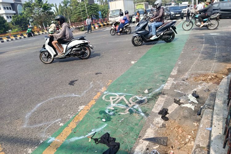 Truk Tabrak 5 Motor di Simpang Unisma Bekasi, 9 Orang Luka, 1 Tewas