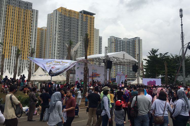 Aktivitas dalam acara Bekasi Zaman Now, di Jalan Boulevard Ahmad Yani Summarecon, Kota Bekasi, Jawa Barat, Minggu (11/2/2018).