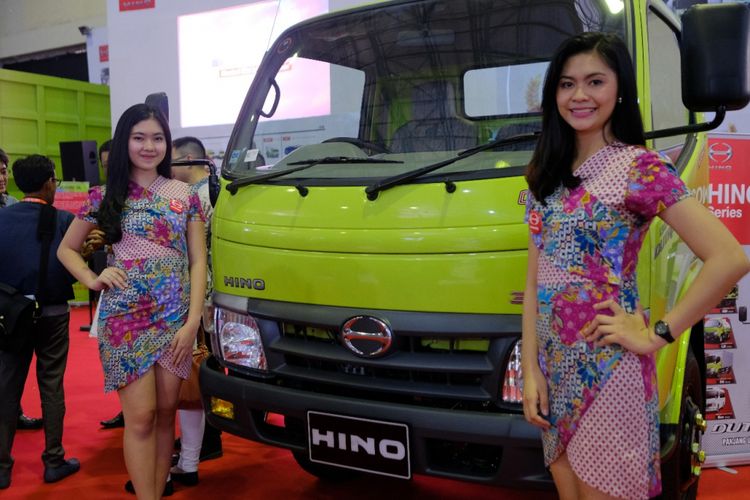 Hino New Dutro 130 HDL  mejeng di Pameran Otomotif Makassar (Poma) 2017.