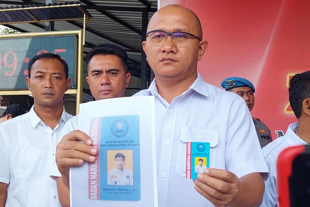 Jajaran Polres Cimahi mengungkap praktik peredaran narkoba jenis tembakau sintetis di Kota Cimahi, Jawa Barat, Selasa (21/11/2023)..