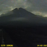 Gunung Semeru Keluarkan Lava Pijar, BPBD: Jarak Luncur 800 Meter