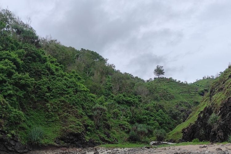 Pantai Pasewan Kalurahan Balong, Kapanewon Girisubo, Gunungkidul