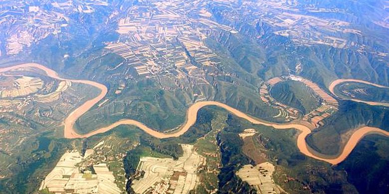 ilustrasi Sungai Kuning, salah satu sungai terpanjang di dunia.
