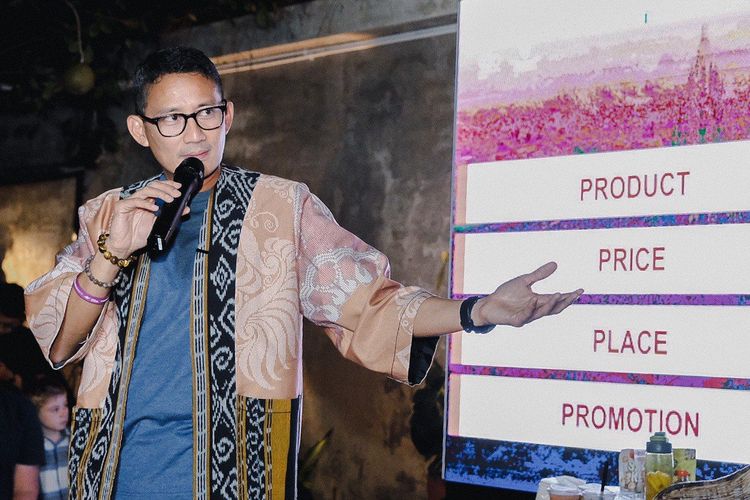 Menparekraf Sandiaga Uno dalam Pelatihan Talkshow Ekraf di Makassar, Rabu (12/10/2022)