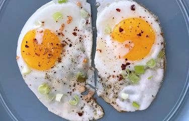 Vitamin B12 dalam telur bisa digunakan menaikkan tekanan darah rendah.