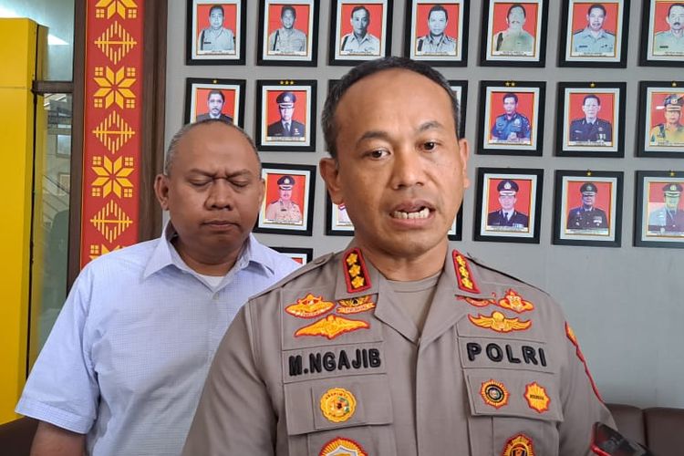 Kapolrestabes Palembang Kombes Pol Mokhamad Ngajib saat memberikan keterangan pers terkait penangkapan anggota DPRD kota Palembang M Syukri Zen yang merupakan pelaku penganiayaan seorang perempuan, Kamis (25/8/2022).