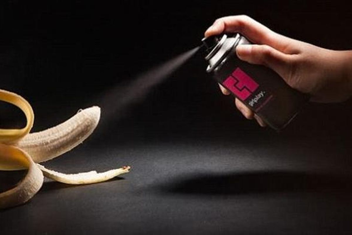 Seorang mahasiswa desain dari Pratt Institue, New York, bernama Michele Chu membuat inovasi terbaru untuk alat kontrasepsi (kondom), yakni berbentuk semprot atau spray. 