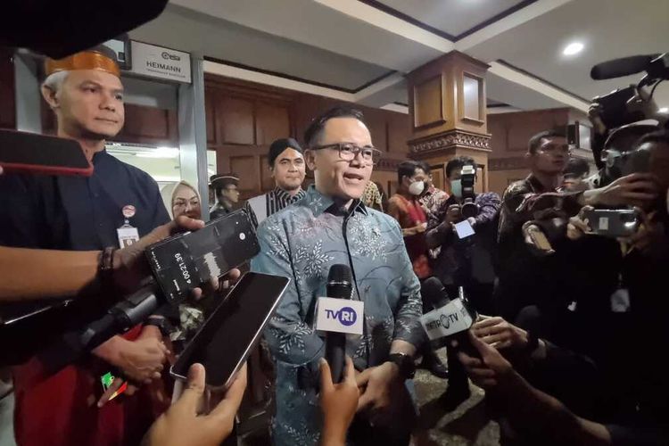 Menteri Pendayagunaan Aparatur Negara dan Reformasi Birokrasi (MenPAN-RB) Abdullah Azwar Anas menghadiri Sosialisasi dan Asistensi RB Tematik dan Perubahan Road Map Reformasi Birokrasi 2020-2024 di Jateng, yang digelar di Gedung Gradhika Bhakti Praja, Kamis (30/3/2023).