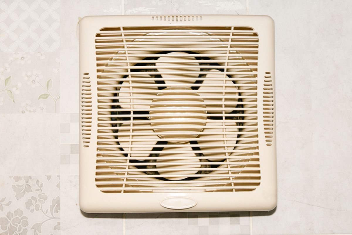 Ilustrasi exhaust fan di kamar mandi. 