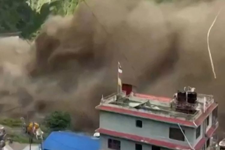 Detik-detik Banjir Dahsyat Sapu Perbatasan Nepal-Tibet, Kenapa Makan Korban Begitu Banyak?