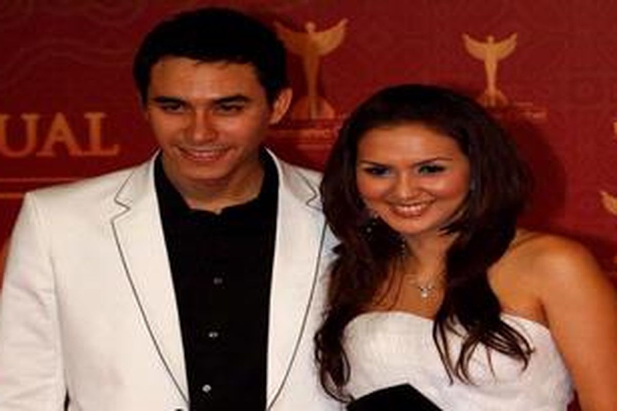 Darius Sinarthya dan Donna Agnesia