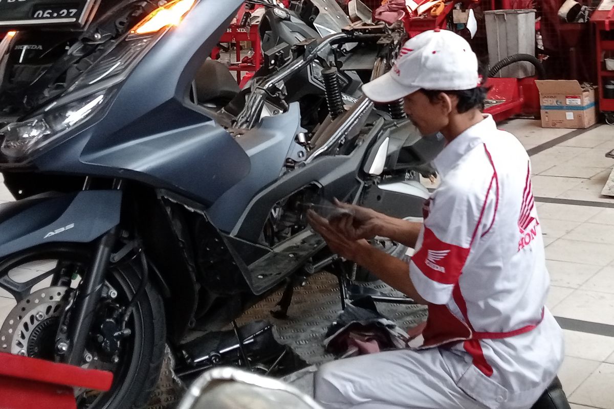 Servis motor di bengkel resmi, Honda ke AHASS