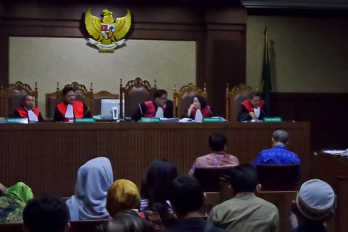 Analogi Hakim tentang Gadis Desa dan Respons Gamawan soal Rp 78 Miliar