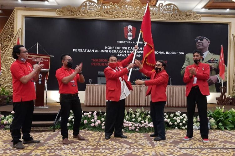 Ketua DPD PDIP Jawa Tengah Bambang Wuryanto terpilih sebagai Ketua Persatuan Alumni Gerakan Mahasiswa Nasional Indonesia (PA GMNI) Jawa Tengah periode 2021-2026 dalam Konferensi Daerah Ke-IV di Hotel Patra Semarang, Selasa (23/3/2021). 