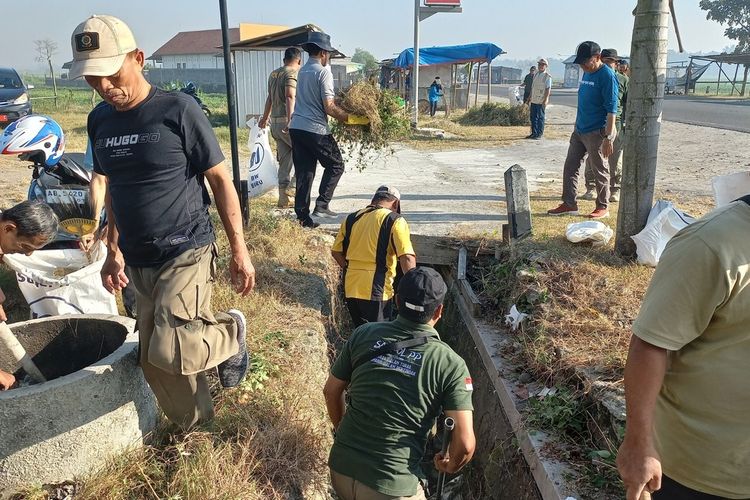 Ramai Dikunjungi Warga, Kawasan Jembatan Kabanaran Kulon Progo Dipenuhi Sampah Plastik