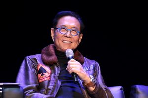 Harga Perak Tembus 70 Dollar AS, Kiyosaki Wanti-wanti Hiperinflasi