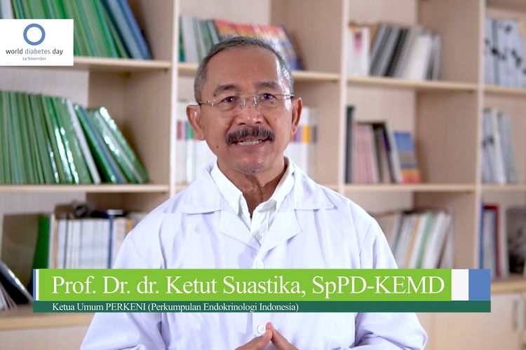 Prof. Dr. dr. Ketut Suastika, Sp.PD-KEMD, FINASIM, Ketua Umum Perkumpulan Endokrinologi Indonesia (PERKENI) menyampaikan pidato pembukaan pada hari World Diabetes Day 2022 yang diadakan bersama Diabetasol.