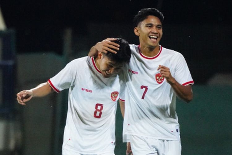 Timnas U23 Indonesia saat tengah bertanding melawan Uni Emirat Arab menjelang Piala Asia U23 2024. 