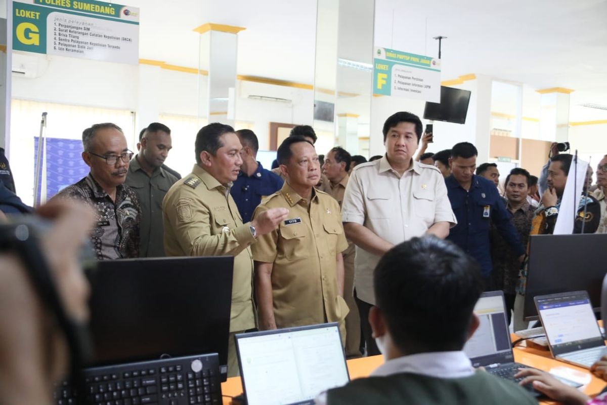 Mendagri Tito Akan Tegur Daerah yang Belum Bebaskan BPHTB dan Retribusi PBG bagi Masyarakat Kecil 