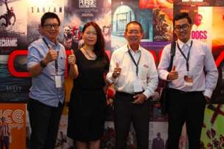 (ki-ka) Chief Marketing Officer Catsplay Asiaplay Taiwan, Roy Soetanto, CEO Catchlay, Daphne Yang, Senior Advisor Catchplay, Henry Saputra, Aktor Film Dennis Adhiswara.