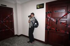 Foto-foto Ruangan dan Mobil Akil Mochtar Disegel KPK