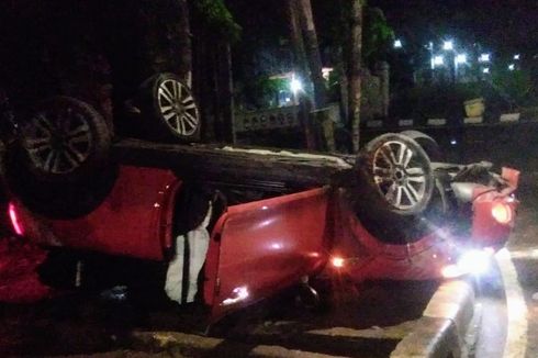 Mobil Mini Cooper Terguling di Kelapa Gading, Sopir dan Satu Penumpang Tewas