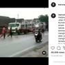 Bahaya, Video Sekumpulan Bocah Hadang Truk Hingga Tabrak Rumah