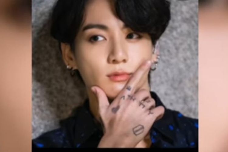 Gambar Jungkook BTS yang dipakai oleh Ryu Ho Jeong, anggota parlemen Korea Selatan dalam kampenye RUU soal tato. [SS/YOUTUBE/MOST7 KPOP]