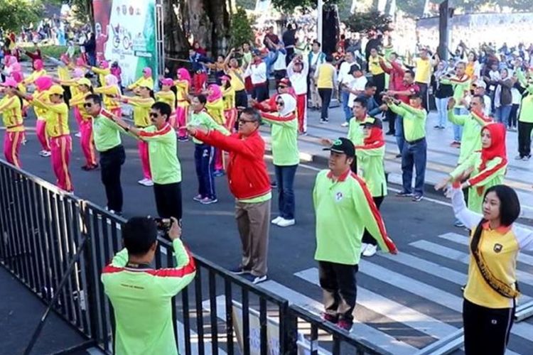 Kegiatan yang berlangsung di alun-alun Kota Wonosobo pada Sabtu (29/6/2019) itu, awalnya ditargetkan hanya diikuti oleh 10.000 peserta, namun pada pelaksanaannya justru bertambah diangka 2.500 orang lebih yang diikuti dari beragam latar belakang,