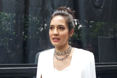 Pevita Pearce Unggah Foto Bareng Mantan Pacar Maudy Ayunda, Jadian?