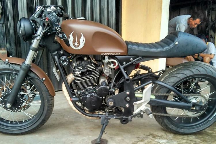 Modifikasi custom culture retro bergaya cafe racer (Foto: dokumentasi Diens Bike).