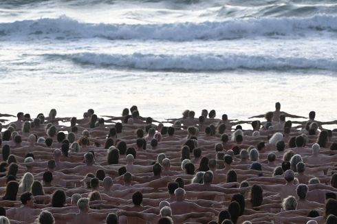 2.500 Orang Difoto Telanjang di Pantai Australia, Suarakan Kesadaran Kanker Kulit