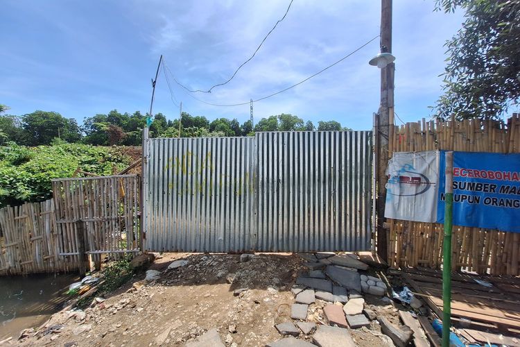Mangkrak 11 Tahun, Waduk Retensi Marunda Ditutup Seng