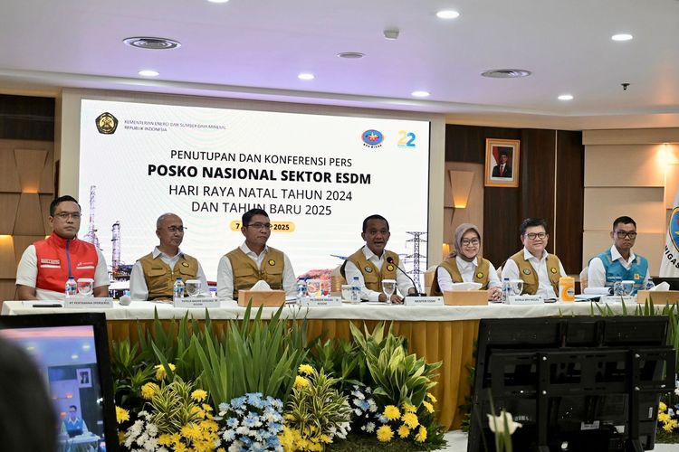 Menteri Energi dan Sumber Daya Mineral (ESDM) Bahlil Lahadalia menutup Posko Nasional Natal 2024 dan Tahun Baru 2025 (Nataru) di Kantor BPH Migas, Jakarta, Selasa (712025).
