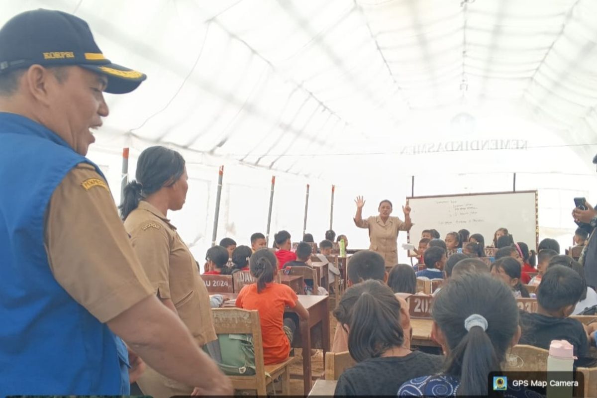 377 Sekolah Rusak dan Terdampak Banjir di Tapteng, Aktivitas Belajar Mulai  Berjalan