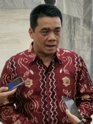 Ketua DPP Partai Gerindra Ahmad Riza Patria saat ditemui di Kompleks Parlemen, Senayan, Jakarta, Jumat (12/1/2018). 